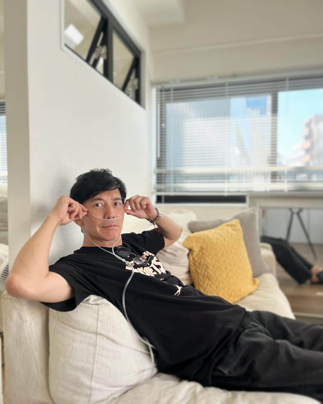 のインスタグラム：「つい先日とある手術をしたので、高濃度水素酸素を吸いに妹のところへ。 長めに2時間吸入したんだけど、不思議なくらい痛みがなくなったわー。水素原子恐るべし！」