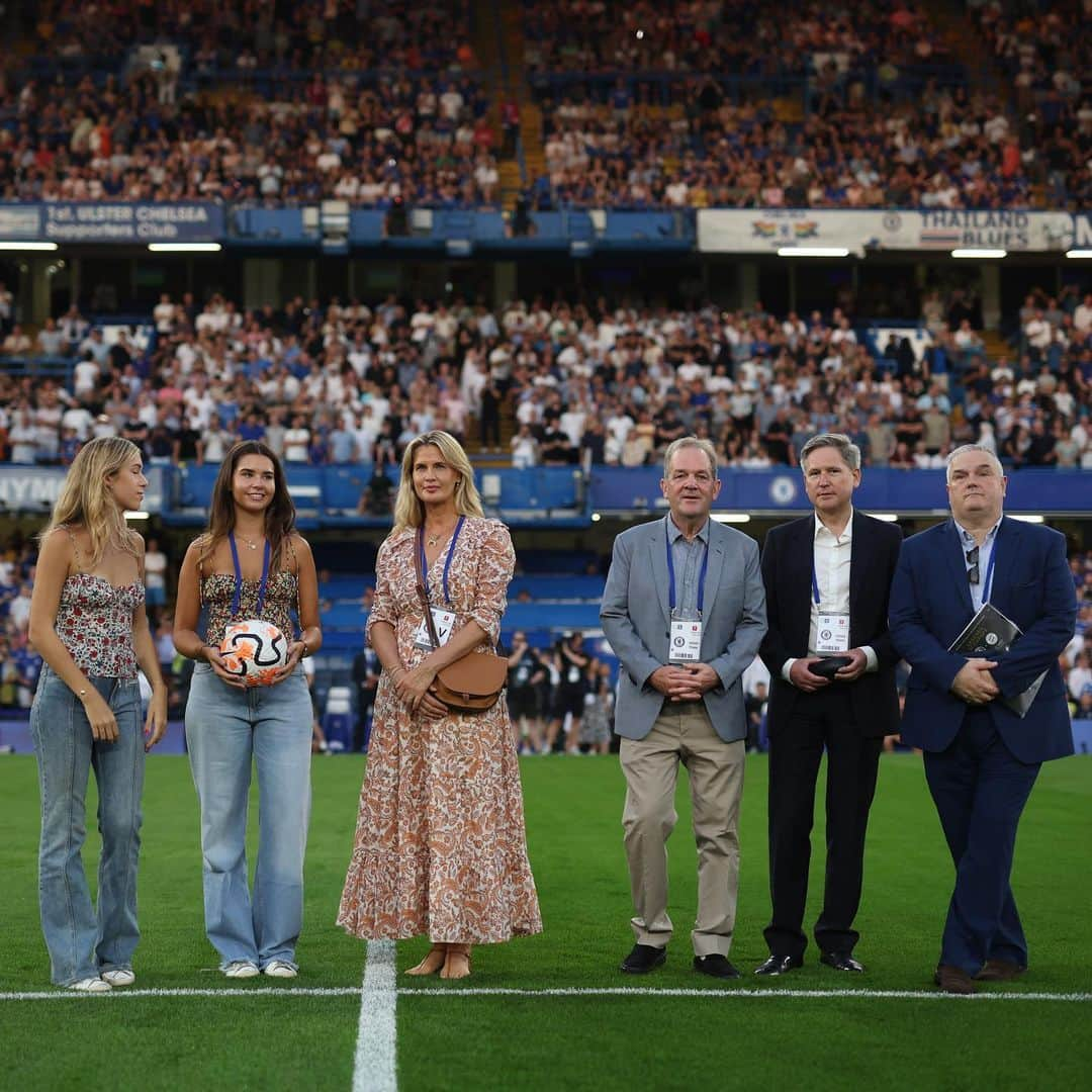 ジョン・テリーさんのインスタグラム写真 - (ジョン・テリーInstagram)「Incredible night at the Bridge celebrating the life of Gianluca Vialli 💙💔 @chelseafc  A big thank you to all our supporters for the great support in helping raise money for the @chelseafcfoundation @royalmarsden I loved being back on the pitch last night and topped it off with a goal on the 26th minute for Luca. ⚽️ RIP 💙」9月10日 17時11分 - johnterry.26