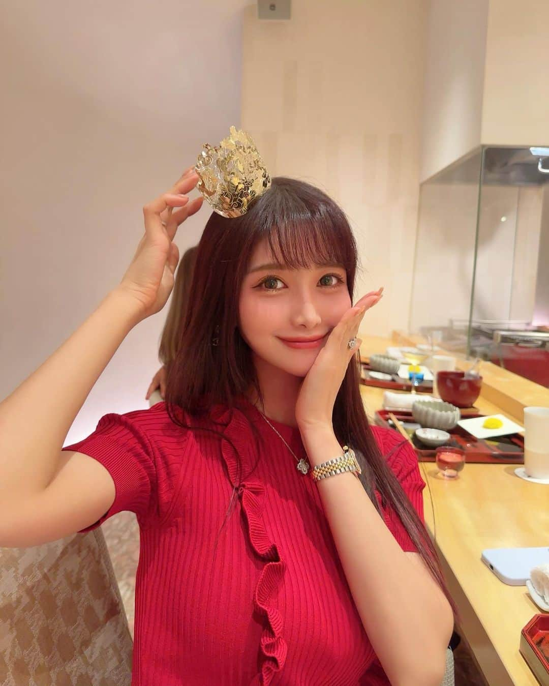 MAYUさんのインスタグラム写真 - (MAYUInstagram)「. 実は今月、お誕生日なのです👸❤️ . だいすきな和食屋さんでお祝いしてもらっちゃった〜🥰 . お酒激弱なので、普段あまり飲めないんだけど シャンパンもワインも美味しくて おかわりしちゃったよっ🍷✨ ちょっと大人になったのかな👸🥂 . お祝いされるのって いくつになっても嬉しいよね☺️❤️ . . ケーキ出して頂いた時に ハロウィンのカチューシャとバルーンが出てきたのは 謎だけど、、🤣 一足先にハロウィン気分も味わえました🎃👻🤣 . . #birthday#happybirthday#birthdaygirl#birthdaycake#japan#japanesefood#ginza#誕生日#誕生日ケーキ#銀座#東京」9月10日 17時20分 - mayu.kina_golf