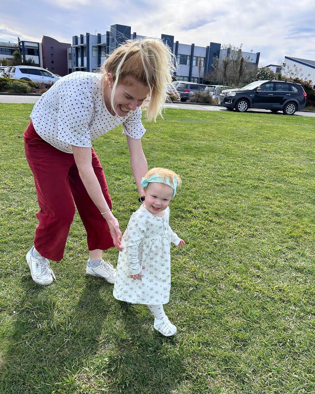 アンジェラ・ペティのインスタグラム：「Recent moments featuring a lot of my girl and some training 💕」