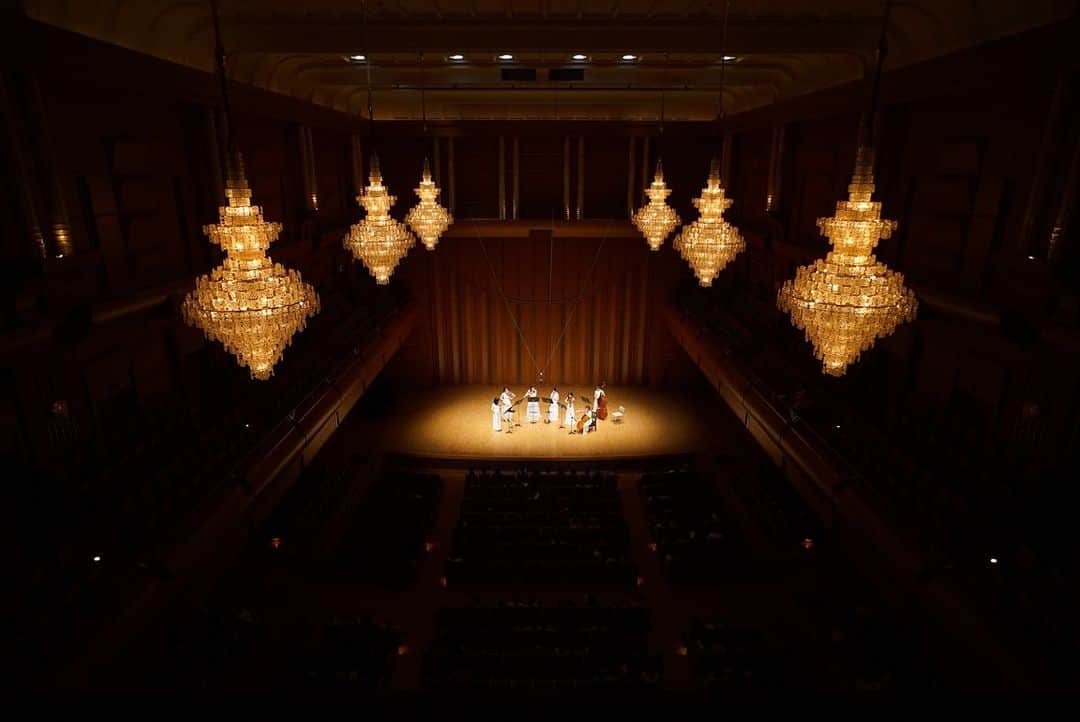 若林愛さんのインスタグラム写真 - (若林愛Instagram)「【8月30日】 紀尾井ホールで開催された夏のガラ・コンサートに東京女子管弦楽団の皆さまと出演させていただきました🥰 とても楽しい時間を過ごさせていただきました✨ 紀尾井ホールって本当に良い響き…✨✨ 今回はラプソディーインブルーも演奏させていただいたので嬉しくて嬉しくて😍  みんな本当に良い子たちで楽屋もずーーっと楽しかった😆✨ お客様から嬉しいお言葉もいただき幸せでした！また皆さまと共演出来ますように✨ . #clarinet #クラリネット #ガラコンサート #紀尾井ホール #東京女子管弦楽団 #wearebuffet #室内楽」9月10日 17時52分 - megumi.cl