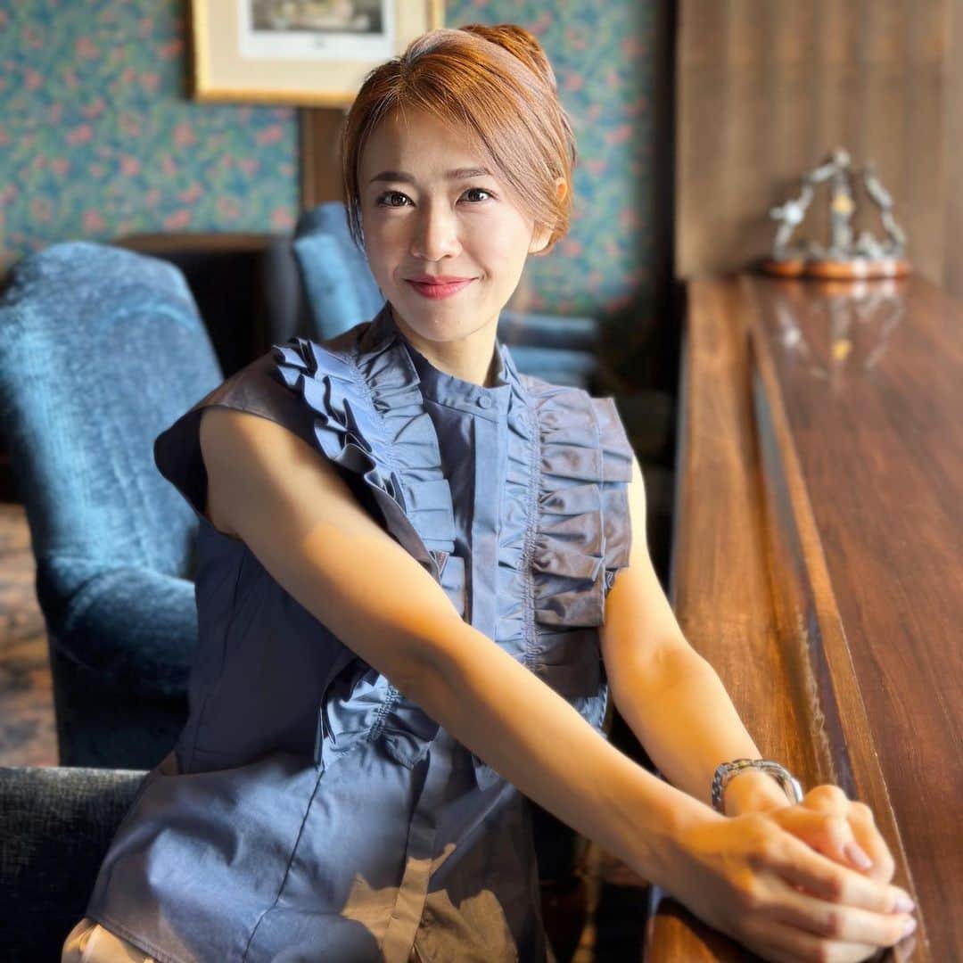 しろまっするのインスタグラム：「・ Looking after yourself and your mental health isn’t a waste of time 🫶🩵  旅行中のお楽しみはお食事🍽️とエステ💆‍♀️💗 自分へのご褒美大事😚🌿  フェイシャルトリートメントのメニューはいつもスイスパーフェクションのコース☺️🩵 @swissperfection_japan   トリートメント後にもちもちになったお肌にテンションが上がります🩶  オプションで毛穴洗浄とヘッドマッサージも付けたましたꕤ*  心身ともに充出来た🫶 お肌も身体も、メンテナンスは大切 \(❁´∀`❁)ﾉ𖤐´-  #美肌作り #肌ケア #美容女子 #しろまっする」