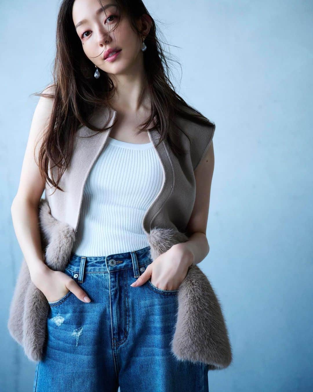 松島花のインスタグラム：「: Apuweiser-riche NEW WEBALBUM  "アプワイザー・リッシェ"の 秋コレクションが公開中です🧥🍂 チェックして頂けたら嬉しいです☺️🤎 : @apuweiser_official #apuweiserriche  #アプワイザーリッシェ」