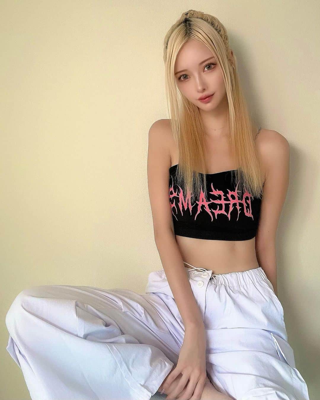 あしすぱのインスタグラム：「夏後半この髪型にはまってた🪼  #love #fashion #instagood #photooftheday #beautiful #happy #like4like #followme #instamood #me #selfie #summer #instadaily #repost #style #girl #instalike #ootd #life #igers #photographer #韓国ファッション #ファッション #夏コーデ」
