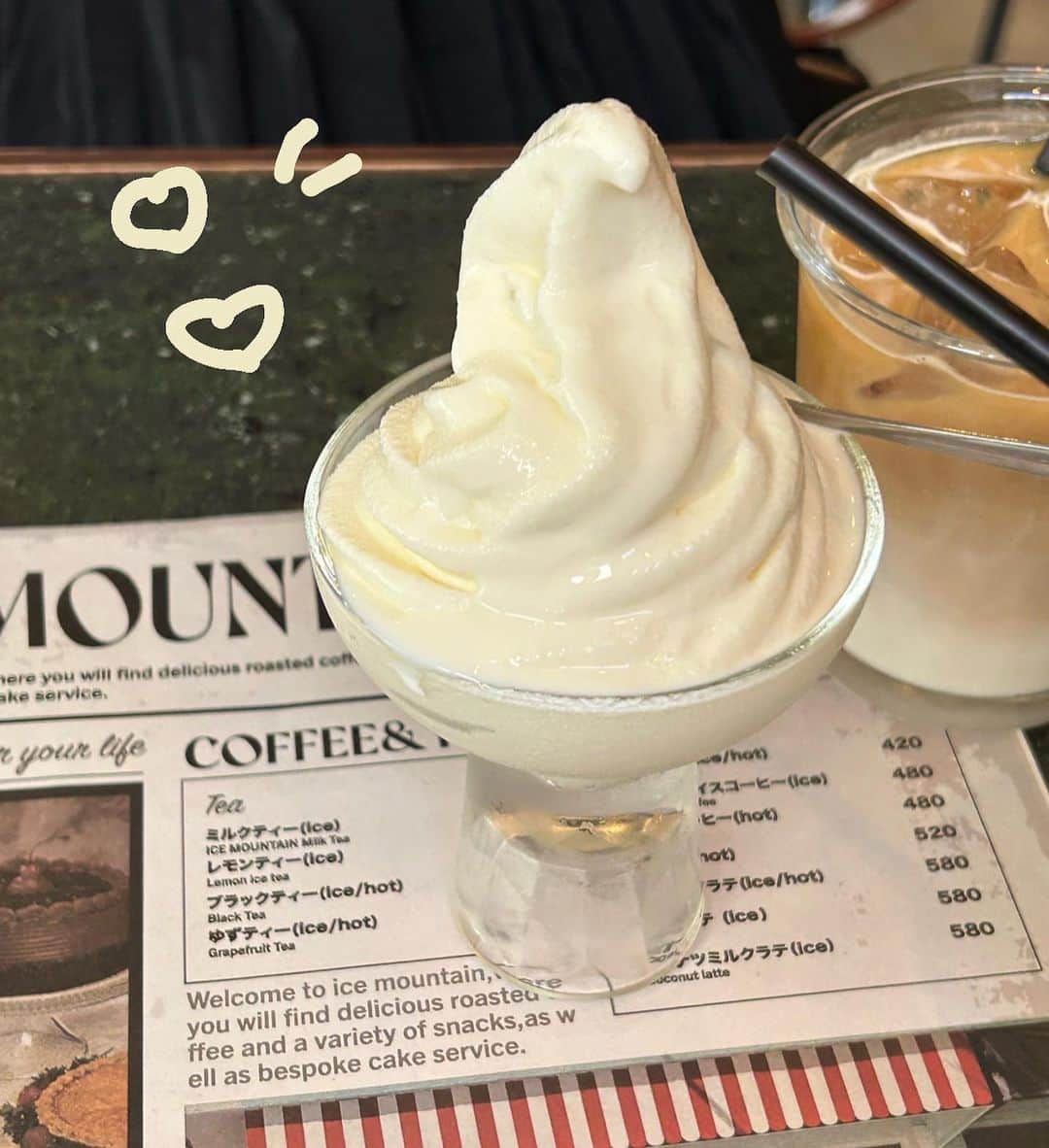 ひなこのインスタグラム：「🍨🪿🤍 珠緒から一口もらったアイスも美味しかったしベーグルももちもちしてた🥯また行きたいな〰️😋 #東新宿カフェ #icemountain」