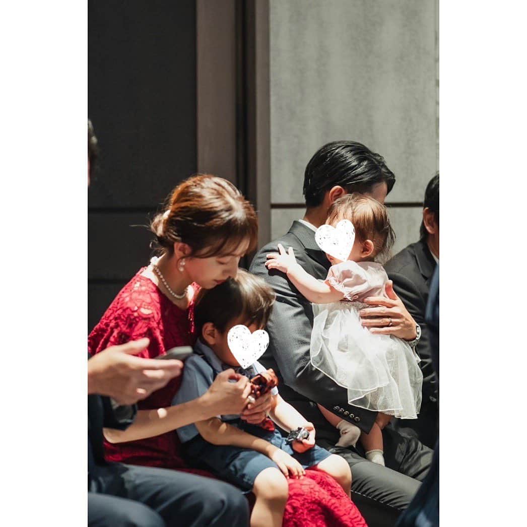 伊藤弘美さんのインスタグラム写真 - (伊藤弘美Instagram)「☺︎ ⁡ 週末は家族でお友だちの結婚式へ🌹 ⁡ 新郎新婦のお人柄が伝わる 素晴らしい会でした🥹✨ ⁡ 末永くお幸せに🫶💓 ⁡ ⁡  #happywedding  #フォーシーズンズホテル東京大手町  #女の子ベビー　#女の子ママ　#男の子ママ　 #育児　ほぼ#2歳歳差育児　#2人育児」9月10日 18時31分 - hiromi_ito831