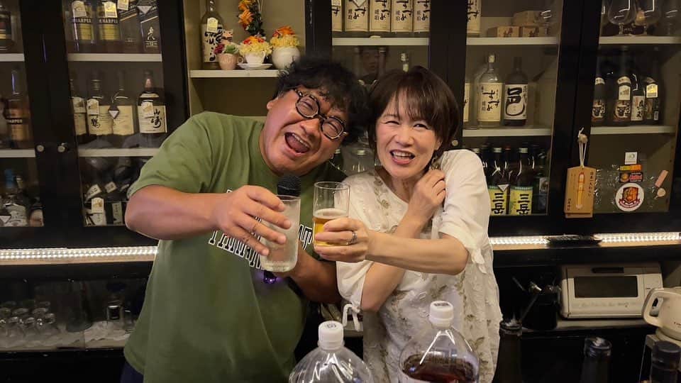 のインスタグラム：「福島の友人のママがいるスナックりぶれ (福島市置賜町の第一清水ビル4階) にて誰しら軍団は福島の夜を放浪したのであった！ 友人のママが経営するスナックりぶれ！ 福島に行った際は是非！ お一人でも女性だけでも大丈夫！ ママと色々話しておいでよ👍」