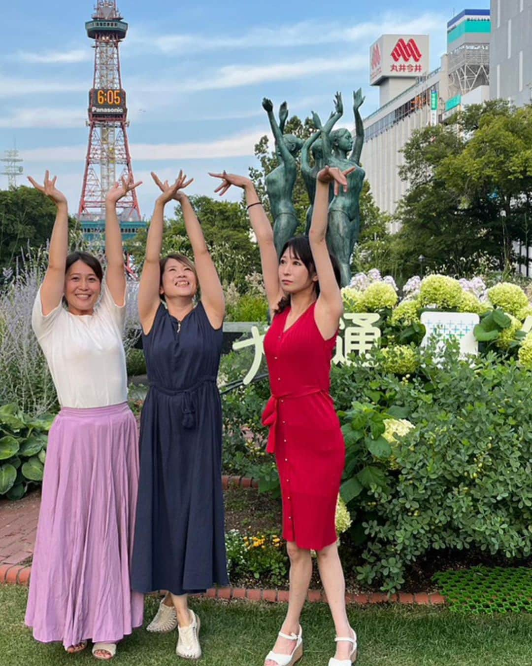 石川蓮美さんのインスタグラム写真 - (石川蓮美Instagram)「気づいたら夏が終わってた。 もう秋の気候。さすが北海道だわ。  今年は友達大集合な北海道の夏♡ 遠くにいても忘れないでいてくれて 北海道まで会いにきて変わらずに はしゃいで、笑って 最高の夏をありがとう😊 #北海道の夏  #離れていても  #大好きです  #銭函海岸」9月10日 18時46分 - hasumin.n819