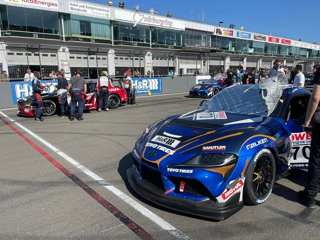 木下隆之のインスタグラム：「トーヨータイヤの2台は予選クラス1-2。ひとつ前にはヨコハマエースのM4GT3。ひとつ後ろはミシュランのポルシェGT3。とんでもないところからのスタート♪ 　 https://readyfor.jp/projects/88312  #木下隆之　#木下隆之channelcarドロイド  #トーヨータイヤ　#toyotires  #プロクセス　#proxes #ニュルブルクリンク　#nuerbrugring #ニュルブルクリンク24時間  #nuerbrugring24h  #nuerburgringnordschleife  #noldschleife  #ノルドシュライフェ　#RringRing  #リングレーシング　@teamtoyotiresjp #神田モータース　#宮寺バリューリンク　#春日神社　#KANDAMOTOR  #そば処福住総本店　#diceracing #ディクセル　#mcraft #ミハラ自動車 #granvalley」