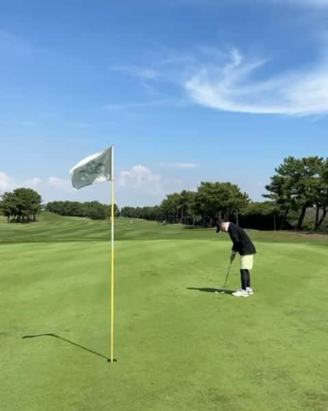 井上裕介のインスタグラム：「なかなか100を切るのは難しい。  #ゴルフ #ゴルフにカタナシ #目標 #100切り #難しい」