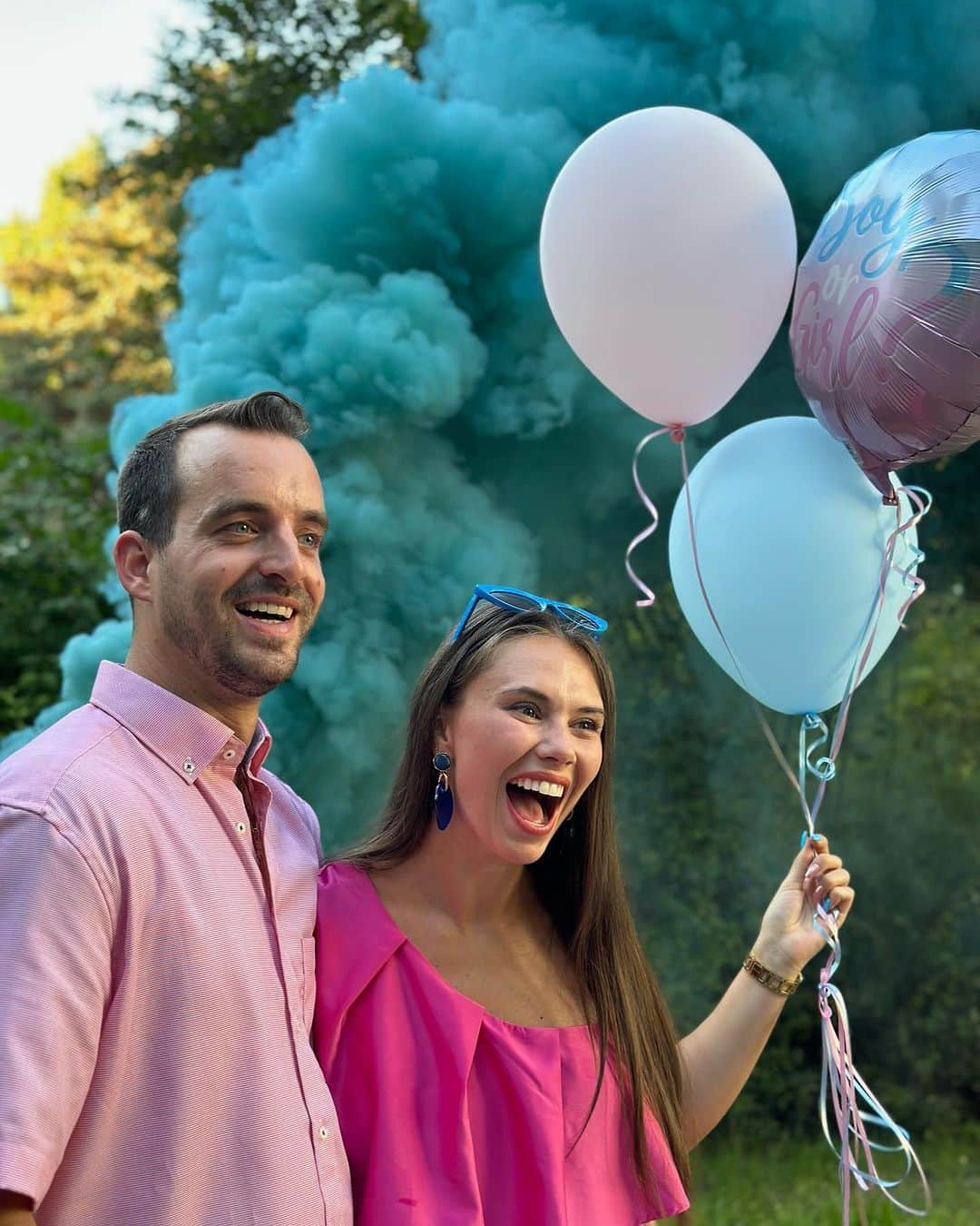 ルーベン・ブロマールトのインスタグラム：「It‘s a BOY 🩵 #genderreveal   #babyparty #genderrevealparty #genderrevealideas #babyboy」