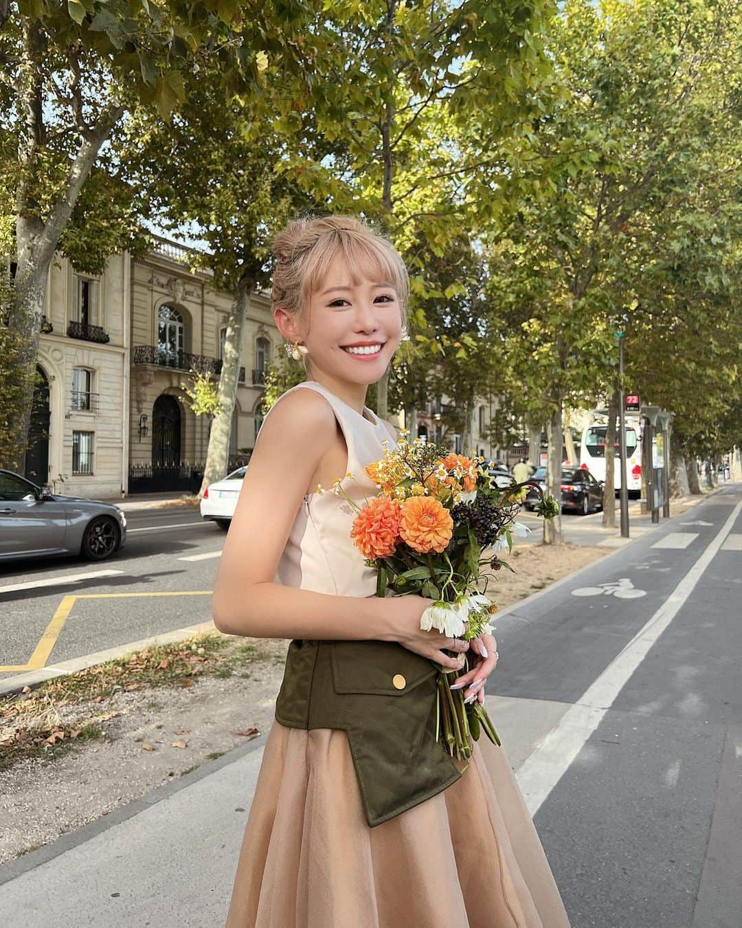 紀卜心さんのインスタグラム写真 - (紀卜心Instagram)「花很貴要多拍幾張🤭💐 #paris」9月10日 19時23分 - eatzzz7