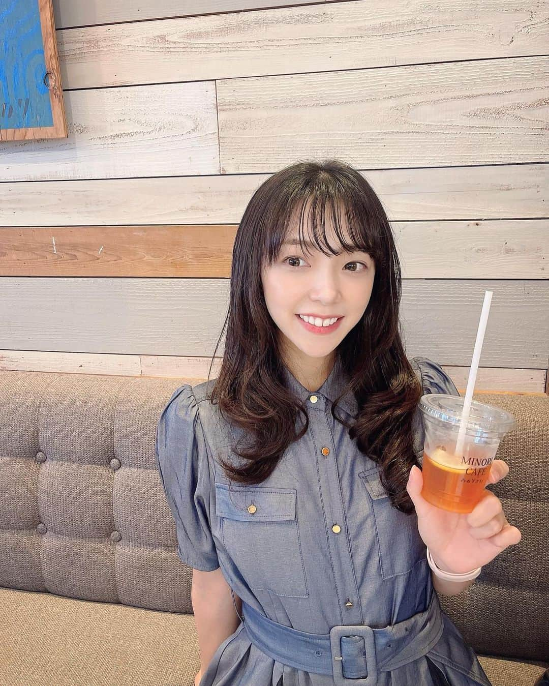 石原夕里朱さんのインスタグラム写真 - (石原夕里朱Instagram)「Cut♡ ⁡ 少し髪を切って✂️ ⁡ パーマをかけました👩‍🦱🫧 ⁡ ふわふわヘアーが大好きで☺️💓 ⁡ 理想のヘアスタイルを伝えるのに ⁡ 説明が下手すぎるのですが、 ⁡ いつも希望通りに仕上げてくれる ⁡ @keita_yamamoto_  ⁡ ママもお姉ちゃんも紹介したら大満足で ⁡ ずっと通ってる🌟 ⁡ ママは京都から通っています🚄😂😂 ⁡ いつもありがとうございます🙏 ⁡ #gotmyhaircut #haircut #cut #hairsalon #Ginza #hairstyle #stylinghair #cafe #ootd #instagood #photooftheday #instadiary #ヘアカット #ヘアサロン #美容室 #銀座ヘアサロン #髪型 #ヘアスタイル #パーマ #デジタルパーマ #銀座カフェ #カフェ #みのりカフェ #💈」9月10日 19時22分 - ri_hannari