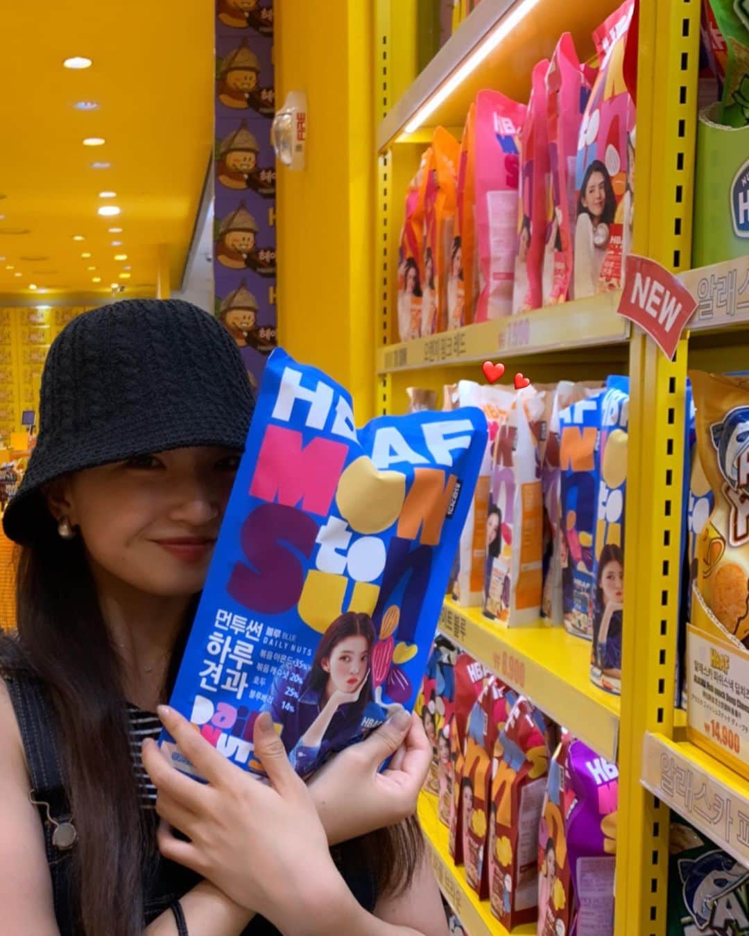 𝐊𝐚𝐤𝐢𝐠𝐢𝐅𝐮𝐤𝐚さんのインスタグラム写真 - (𝐊𝐚𝐤𝐢𝐠𝐢𝐅𝐮𝐤𝐚Instagram)「사랑이 싶으면 외로움도 싶다 - 愛が深ければ、寂しさも深いものだ ⠀ ⠀ 初めての韓国。 お母さんと一緒に行けて良かった🇰🇷♡」9月10日 19時39分 - kakigifuka