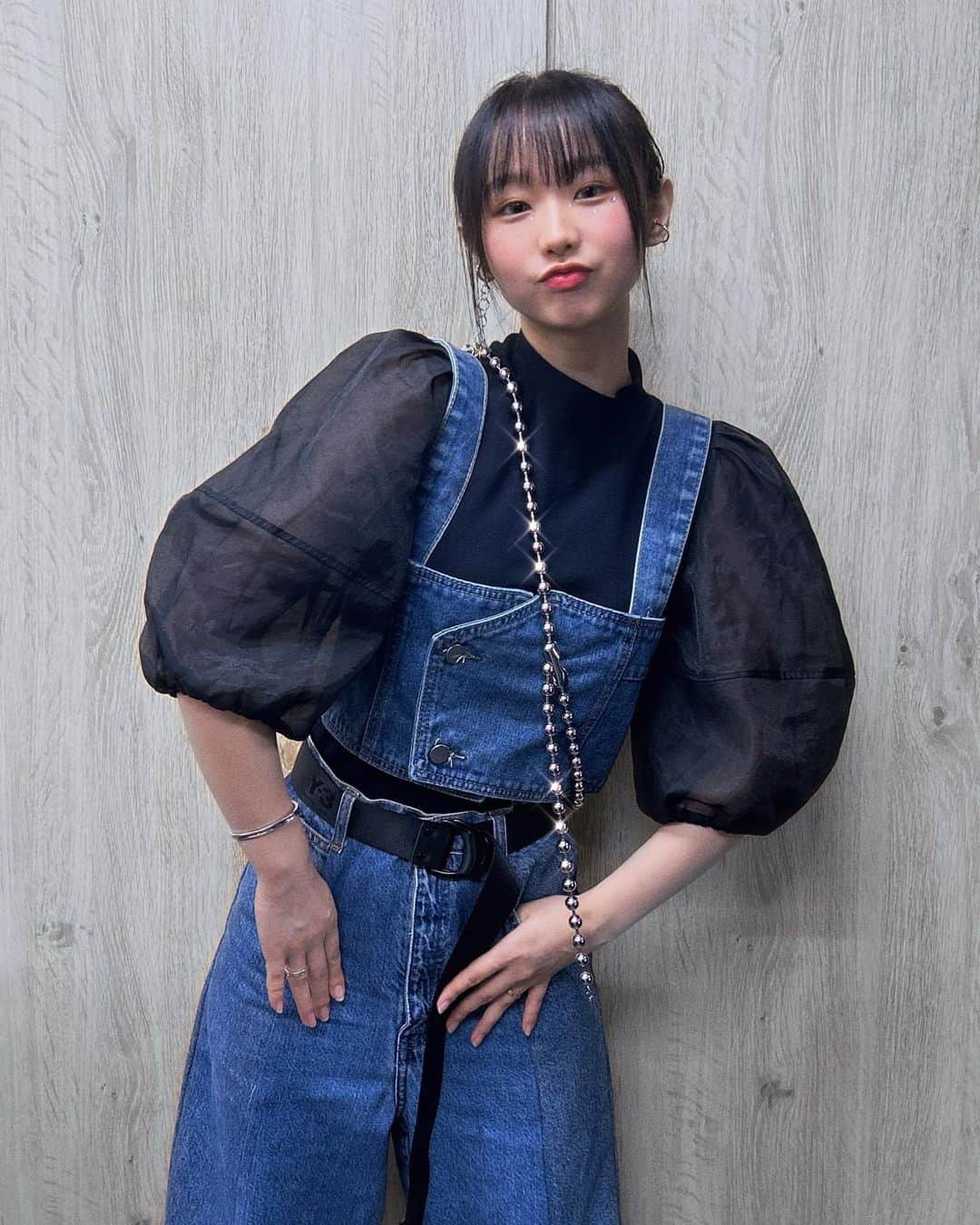 荒井麻珠のインスタグラム：「今日もライブ楽しかったなぁ〜🤭🎤 皆さんのおかげ.ᐟ‪.ᐟ ありがとうございました❤️」