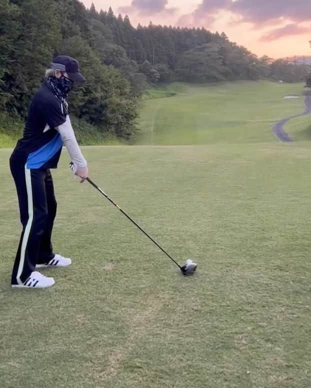 マシホのインスタグラム：「⛳️コース練習ドライバー編🏌️」