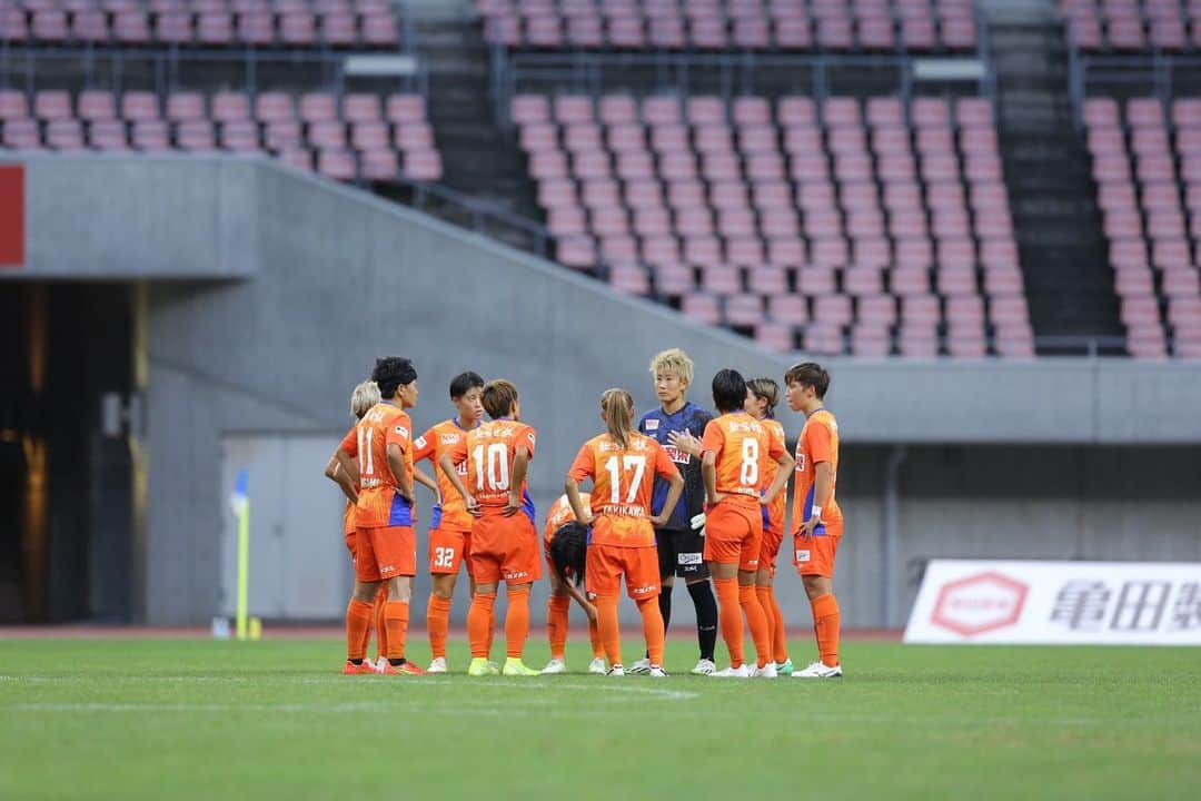 川澄奈穂美さんのインスタグラム写真 - (川澄奈穂美Instagram)「📸🧡💙 ▽ 2023.9.9.SAT vs AC長野パルセイロ・ レディース △2-2 ▽ 「90分」の闘い方に高い授業料を払いました。」9月10日 19時53分 - naho_kawasumi_9