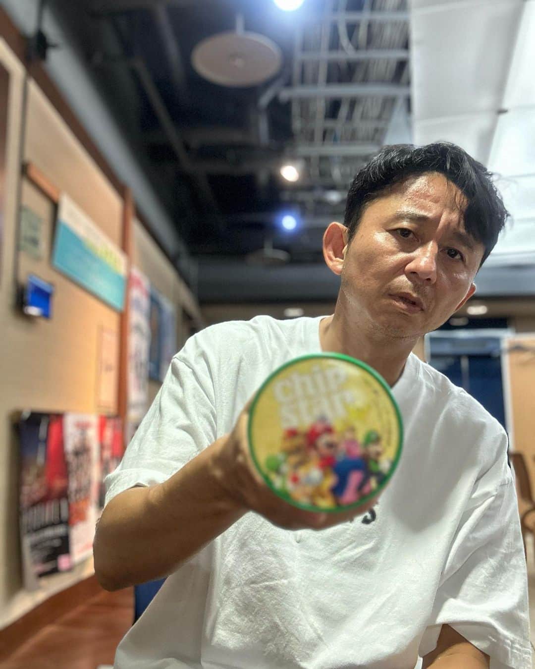 有吉弘行のインスタグラム：「なんかよく分からないまま サブスク限定でインスタのライブやってみたつもりが誰でも観れてたみたいで、まだ修行中。 マイケルマイケルインスタ勉強中。」