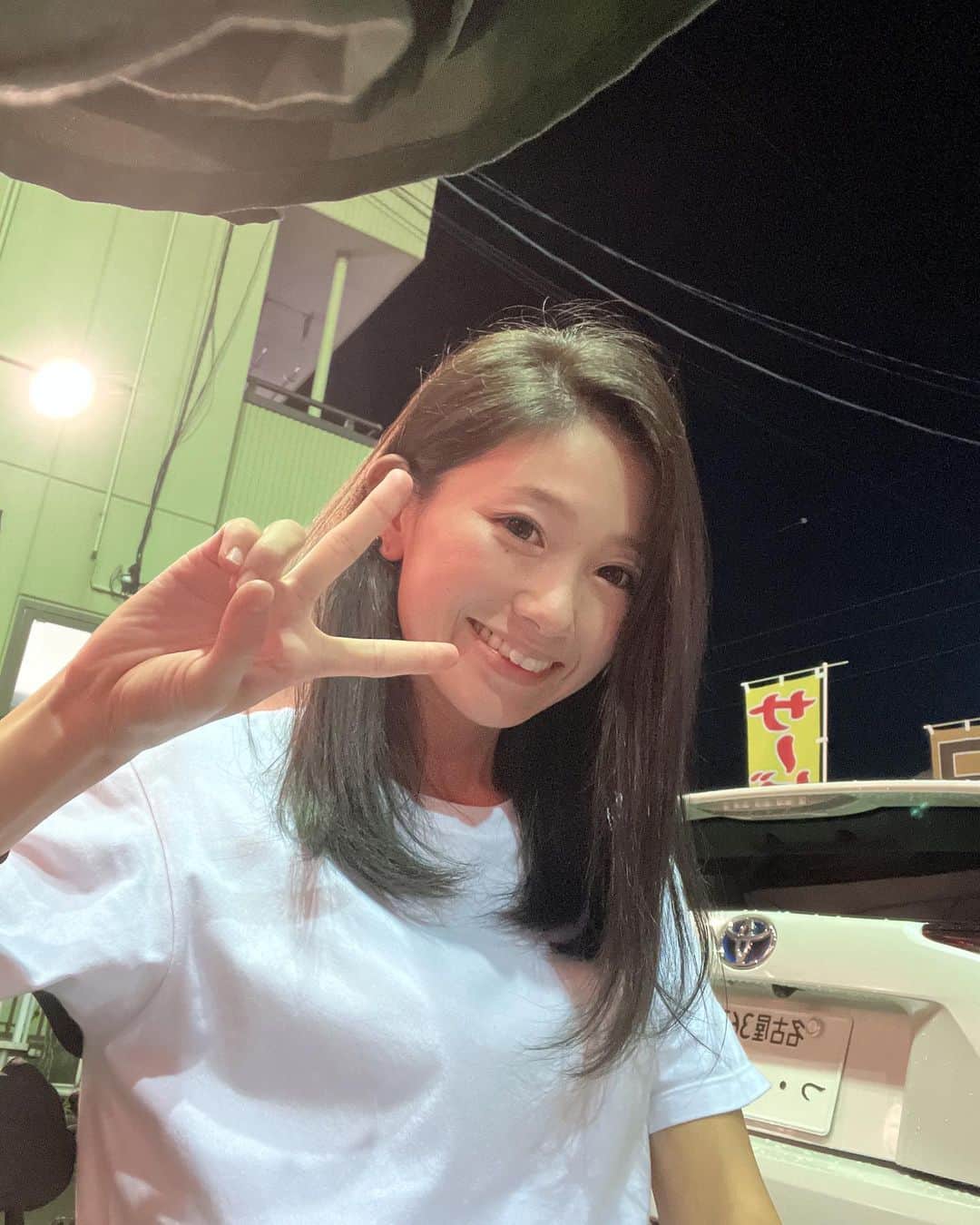 中里さや香のインスタグラム：「女として終わってるけど3ヶ月ぶりに美容院行きました笑💇‍♀️  定期的に染めれないから7トーンくらいに落としてアッシュに😌💓  そんで、久しぶりに化粧したから投稿しました笑  やばい、女として終わってます笑😂  #美容院#カラー#アッシュ#アッシュカラー#haircolor#久しぶりの化粧」
