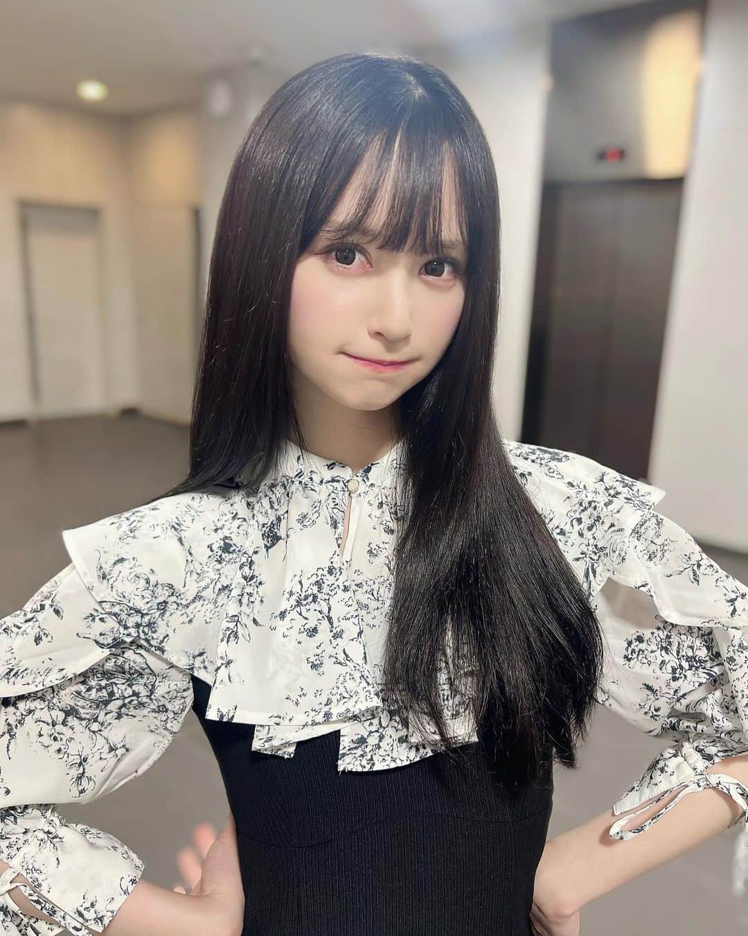 山本望叶のインスタグラム：「清楚にゃんです 🫧‪  #ootd #code #コーデ #ワンピース #ロングワンピース #dazzlin #shein」