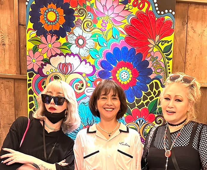 JILLのインスタグラム：「今日のクルージングの前は、 朝活よん️‼️  7:00から11:00までのイベントに 行って来ました。  【EVENT】BAD MORNING! CLUB produced by 近田春夫×小泉今日子  朝活イベント。 最高なんです😆 午前中に聴く音は清々しくて 素晴らしかった👍  熟女DJ白玉さん、スティーブさん、 ありがとう。  Nazさん、小泉さん、近田さん、完さん、 入江さん、  お会い出来て嬉しかったです。  フリマも最高。 午前中イベント、最高😆👍  #badmorningclub  ———————————— #09月09日新宿高島屋 #09月30日billboardlive横浜 #10月03日billboardlive大阪 #10月29日REDROCKS #11月03日西条市ストーンハンマー #11月04日西条市こけら落とし  ———————————— #jillpersonz  #personz  #youtubepersonzチャンネル #note  #jillpersonz  #エアプレ #JILLプレ #ラジオ高崎 #三味線jill屋」