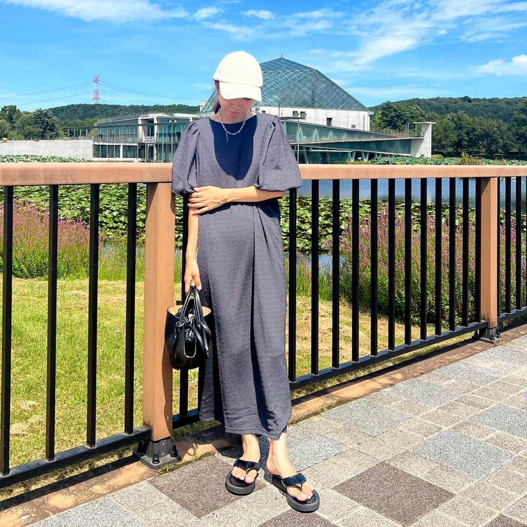 yyurielのインスタグラム：「. いつかの⛲️🐠 もう夏服も終わりかと思ってたけどまだ暑いね🌞 ワンピース　@grl_official   今日は娘の付き添いでベビタピに行ってきた🧃😇🪽 @babytapi0824」
