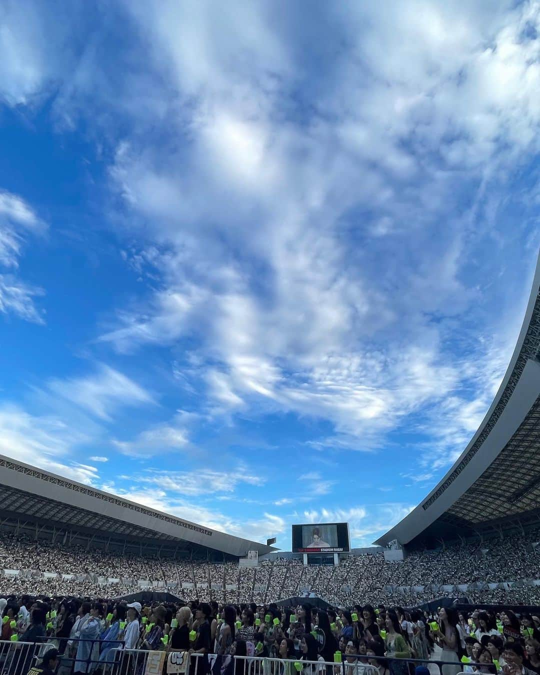 中本悠太さんのインスタグラム写真 - (中本悠太Instagram)「The two day concert in Osaka was so fun!! Thank you guys  大阪2日間ありがとう！ 楽しかったよーー！！  PS 今日来たシズニーのみんなはお風呂しっかり入って暖かくして寝てね！」9月10日 20時36分 - yuu_taa_1026