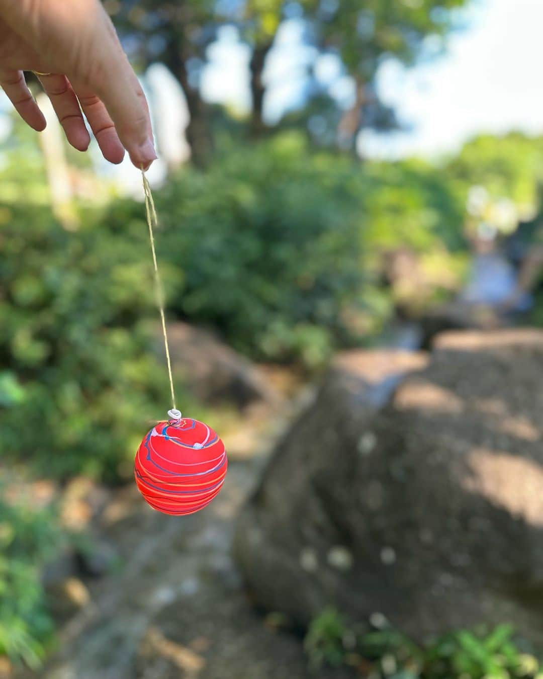 小野麻亜矢さんのインスタグラム写真 - (小野麻亜矢Instagram)「今年の夏のはじまりは 予定モリモリで 毎日大忙し。  お友達とじゃぶじゃぶ池に行ってみたりお祭りに虫取り、近くの小学校で水鉄砲大会！  やっと夏らしい事を思い切りできる！  けど、ただでは終わらない 夏休みのはじまり♪  つづく  #夏休み #思い出投稿 #ふりかえり #虫取り #じゃぶじゃぶ #お祭り」9月10日 20時39分 - ono_maaya