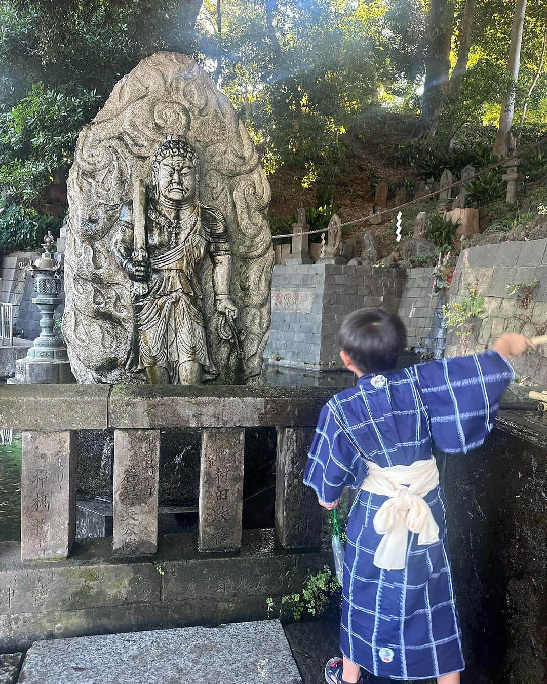 小野麻亜矢さんのインスタグラム写真 - (小野麻亜矢Instagram)「今年の夏のはじまりは 予定モリモリで 毎日大忙し。  お友達とじゃぶじゃぶ池に行ってみたりお祭りに虫取り、近くの小学校で水鉄砲大会！  やっと夏らしい事を思い切りできる！  けど、ただでは終わらない 夏休みのはじまり♪  つづく  #夏休み #思い出投稿 #ふりかえり #虫取り #じゃぶじゃぶ #お祭り」9月10日 20時39分 - ono_maaya