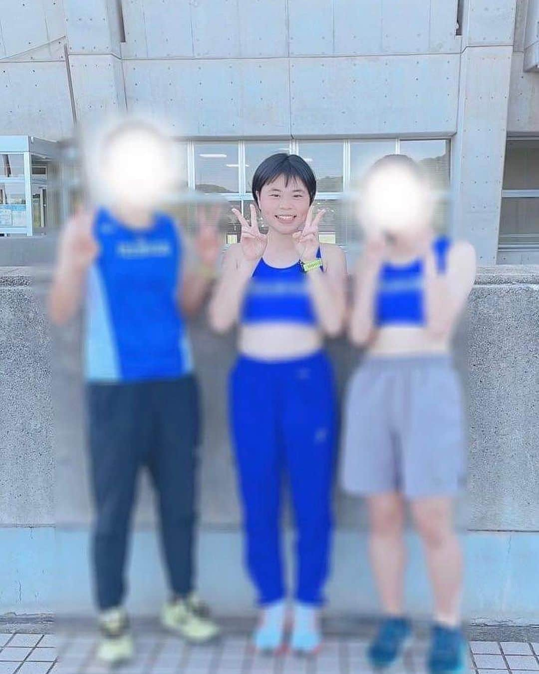 江湖妃那さんのインスタグラム写真 - (江湖妃那Instagram)「舞台: 推しとアタシ、どっちが大事？(お約束)  笑顔がワンダフル🐶な 推しのために生きる女👩ゆいこ✨💓  そんな彼女の趣味は スポーツ🏃‍♀️👟とアニメ📺🧚‍♀️  スポーツウェア🎽がよく似合うその背中が頼もしい💪❤️‍🔥 もしかしたら、走りながら課題してるかも...⁉️🏃‍♀️💨 動体視力ギンギンに働かせて観察してね👁️  そしてなんといっても 忙しい中でも失うことのない推しへの強い愛❤️❤️ パワー全開でなんでもテキパキこなしマス‼️  推し活と両立できるのは舞台だけ‼️ ビバ‼️オタクライフ‼️💓✨」9月10日 20時45分 - aiufes_butai