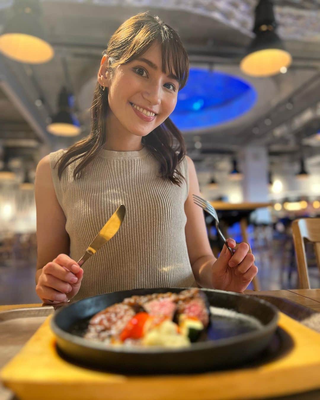 澤田愛美さんのインスタグラム写真 - (澤田愛美Instagram)「.  神戸牛のステーキも😙  .    #夏休み #夏休みの思い出 #神戸牛 #神戸牛ステーキ #神戸 #神戸観光 #ビール #アナウンサー」9月10日 20時59分 - amy____oxox