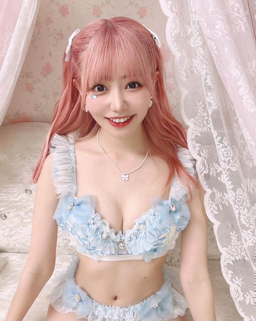岩澤美潤さんのインスタグラム写真 - (岩澤美潤Instagram)「୨୧ 22歳🪽 甘くてかわいくて麗しい そんな新しい魅力をプラスして 今年は素敵な女性になりたいな。 ・ ・ ・ ・ ・ #圧倒的天使」9月10日 20時55分 - miu_pdq