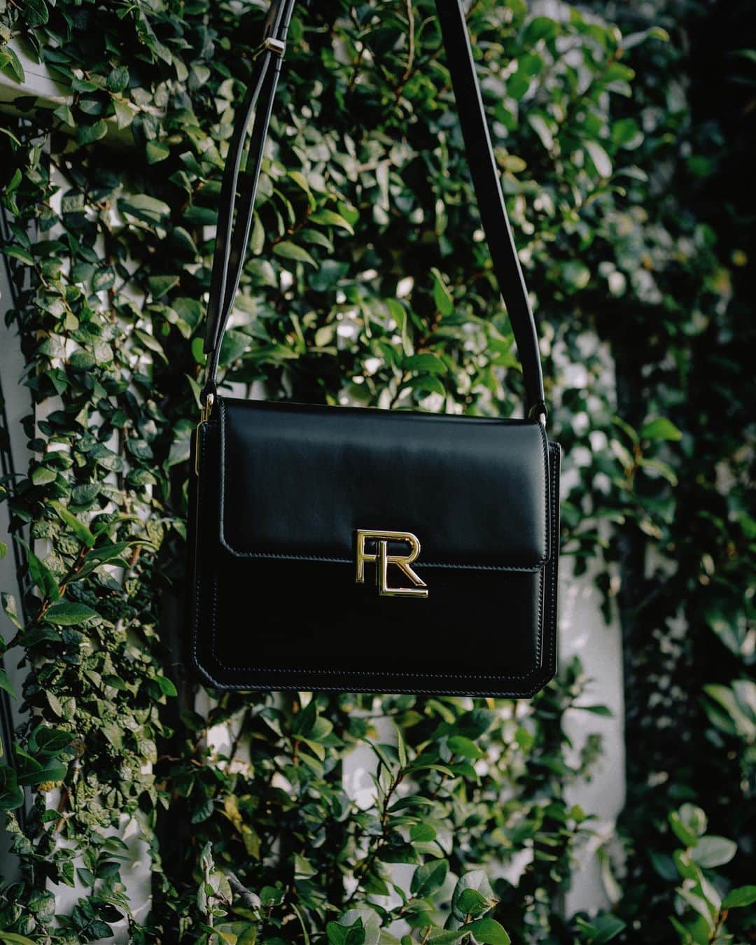 タラ・ミルクティーさんのインスタグラム写真 - (タラ・ミルクティーInstagram)「Introducing RL 888.  The ultimate bag for everyday. Sophistication & timeless elegance from @RalphLauren. #RL888 ad」9月10日 21時16分 - taramilktea