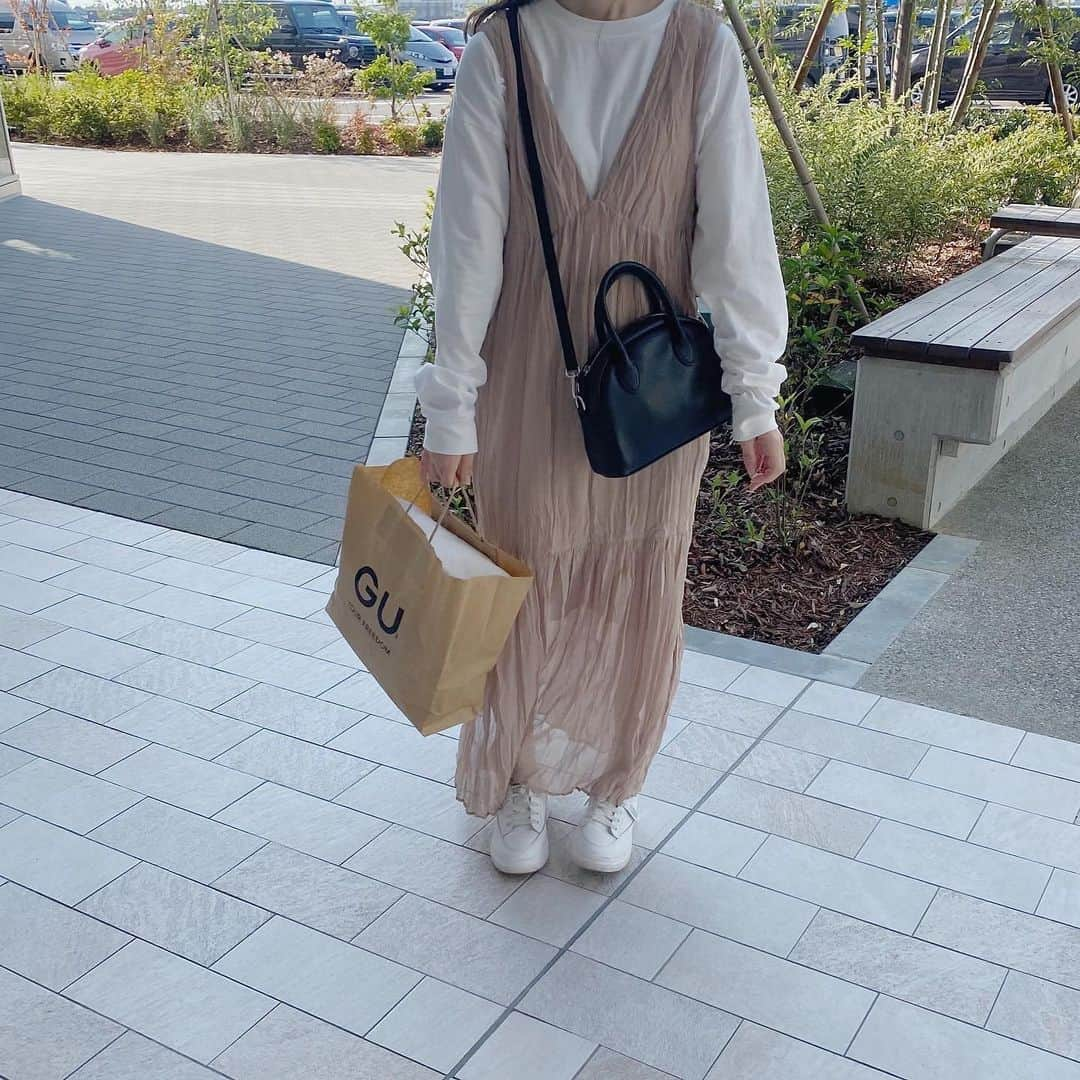 えださんのインスタグラム写真 - (えだInstagram)「みんなもう秋服は買いましたか？🍂 ⁡ ⁡ 去年人気だった秋コーデまとめてみたので今年の参考にしてもらえると嬉しい😌✨ ⁡ ⁡ 秋はやっぱりグリーン系人気だから今年もグリーンの服なんか買おうと思ってる🌳 ⁡ ⁡ ⁡ #初秋コーデ　#パンツコーデ　#脚を出さないコーデ　#カジュアルコーデ  #パンツコーデ　#155cmコーデ　#骨格ウェーブコーデ　#秋コーデ　#イエベ春　#ゆるコーデ　#ベージュコーデ　#カラーコーデ　#グリーンコーデ」9月10日 21時10分 - yuzutarosu9876