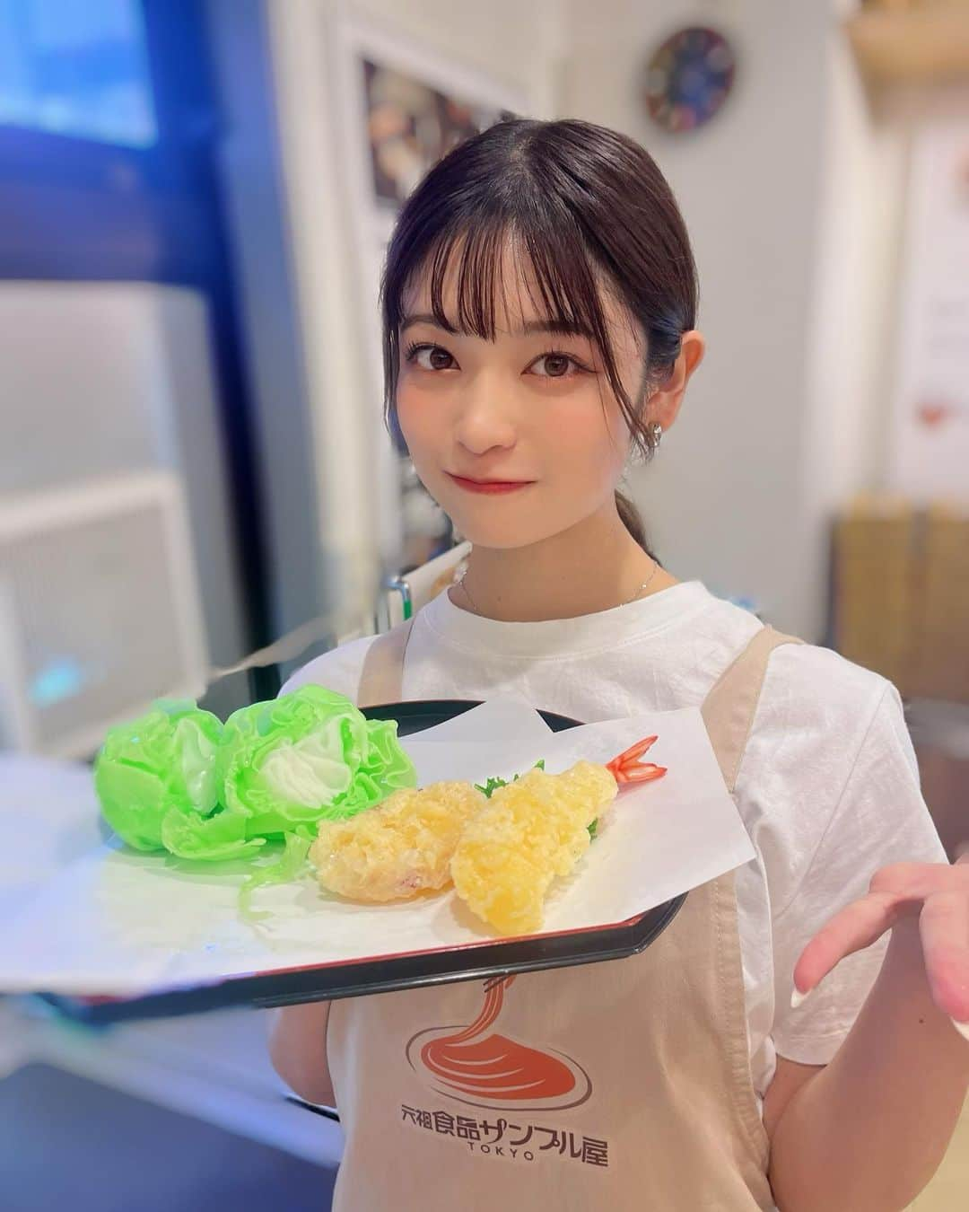 白岡今日花さんのインスタグラム写真 - (白岡今日花Instagram)「ファンクラブ動画のロケで初めての食品サンプル作りをしましたっ♪  難しいけど楽しくて面白かったあ✌🏽 ファンクラブ動画タスクの夏休み編ぜひみてね〜〜〜  #元祖食品サンプル屋合羽橋店 #食品サンプル」9月10日 21時11分 - kyoka_shiraoka