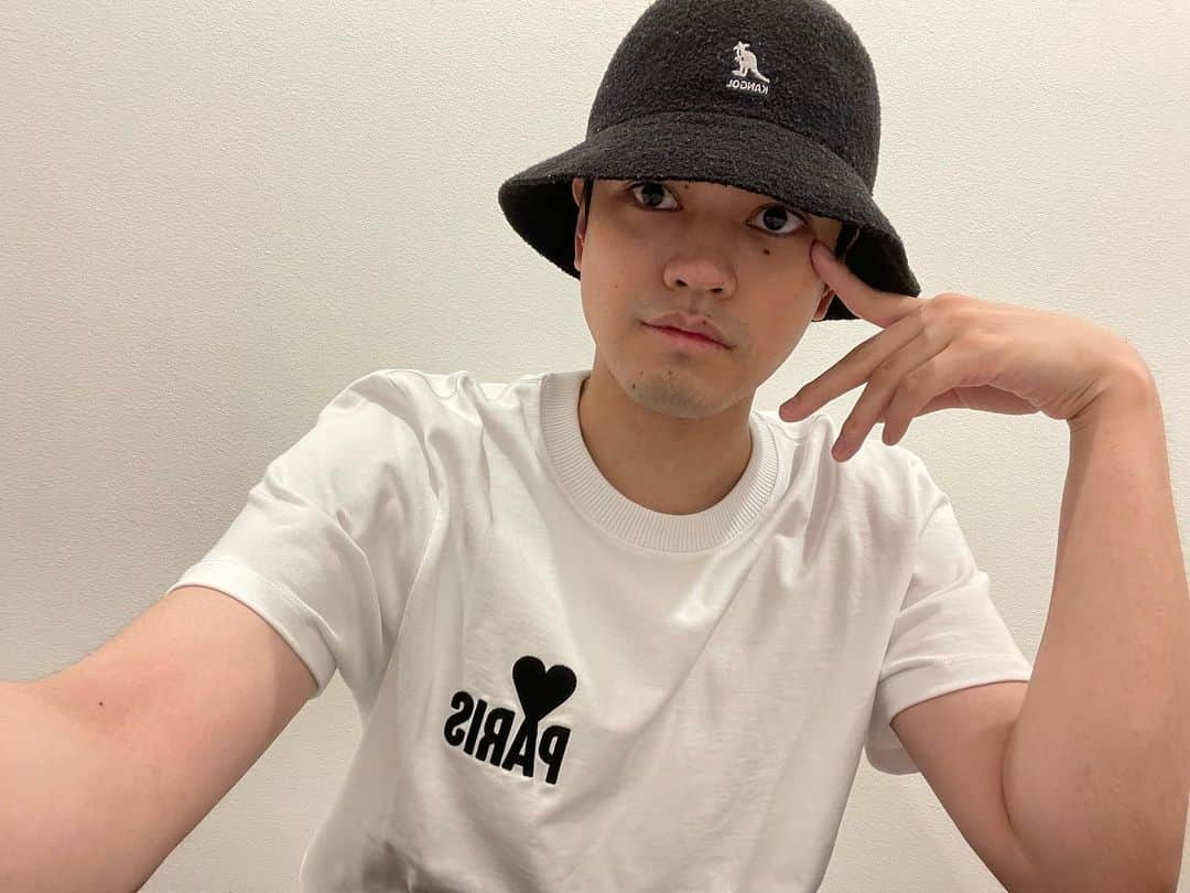 前田隆太朗さんのインスタグラム写真 - (前田隆太朗Instagram)「白と黒。 #KANGOL #AMIPARIS #前田隆太朗」9月10日 21時18分 - ryu_mae