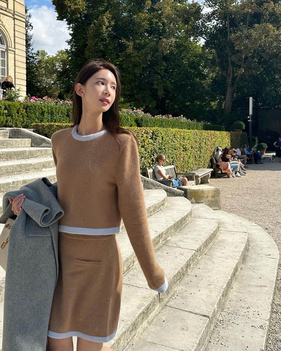 キム・ミニさんのインスタグラム写真 (キム・ミニInstagram)「한 피드에 제일 좋아하는 이번 아이템이 다 담겼네요🍂🩵🫣 1