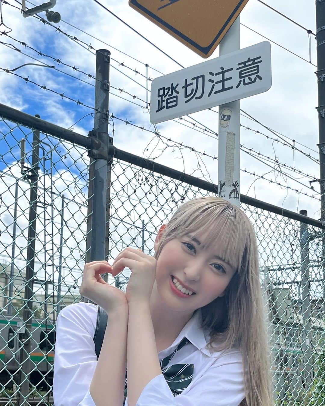 川中子奈月心さんのインスタグラム写真 - (川中子奈月心Instagram)「お写真いっぱいだよ〜🌧🚃 #デートの後22時   ♡♡♡ #ljk  #05 ♡♡♡」9月10日 21時42分 - kawanago__natsumi