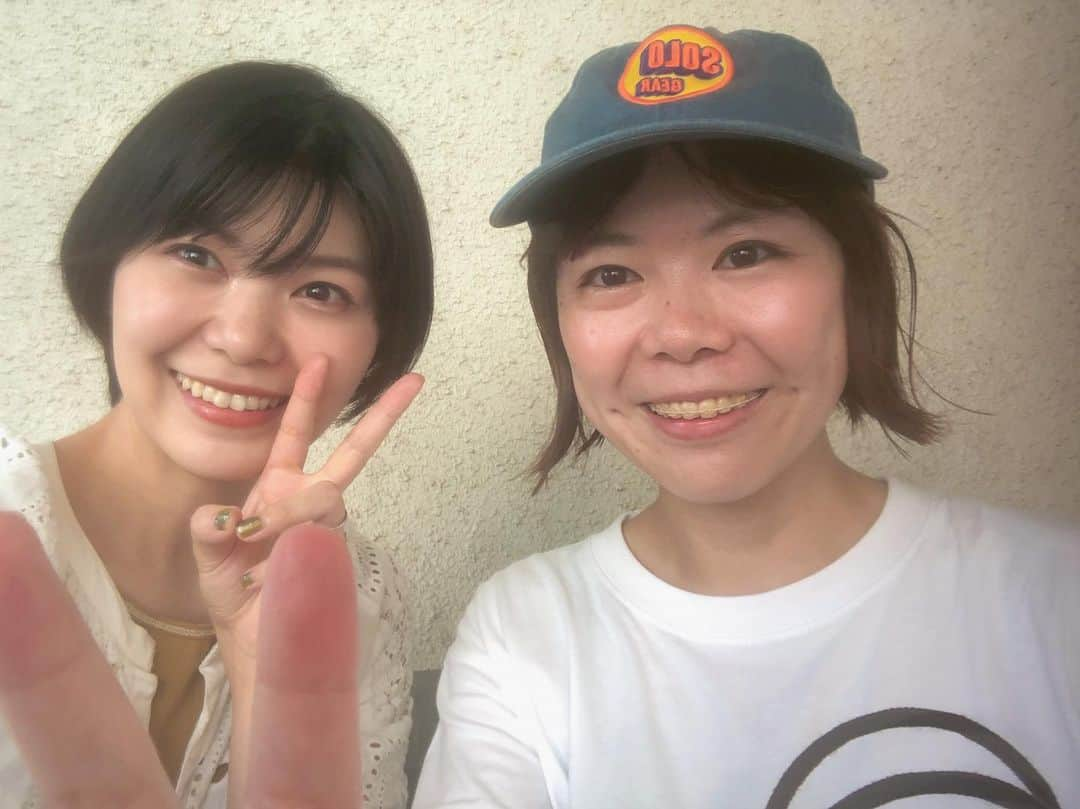 Megu のインスタグラム：「モロコシ祭🌽 ありがとうございました☺️ おみそちゃんのおかげで、 長野県の東御市に、 お邪魔することができました😊✨ おみそちゃんの温かい人柄のような 素敵なフェスでしたね😊✨ 来てくださったみなさん、 小さな子供達に囲まれながら、 ライブができましたっ！ 誘ってくれたおみそちゃん！ 来てくださった皆さま！ 本当にありがとうございました☺️  #モロコシ祭  #長野県  #東御市  #djみそしるとmcごはん ちゃん #negicco」