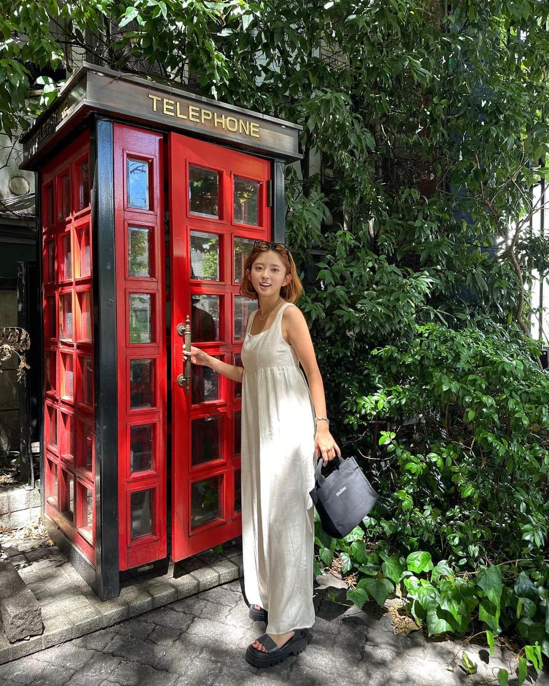 鈴本美愉のインスタグラム：「. FINAL SUMMER SALEラストスパート☀️ 春夏アイテム全て50%off♡ そして2点以上ご購入でさらに10%offされます☎️(春夏アイテムが対象です!)  この日はおきゃわなロンパース🕶️ チェックしてね☑️」