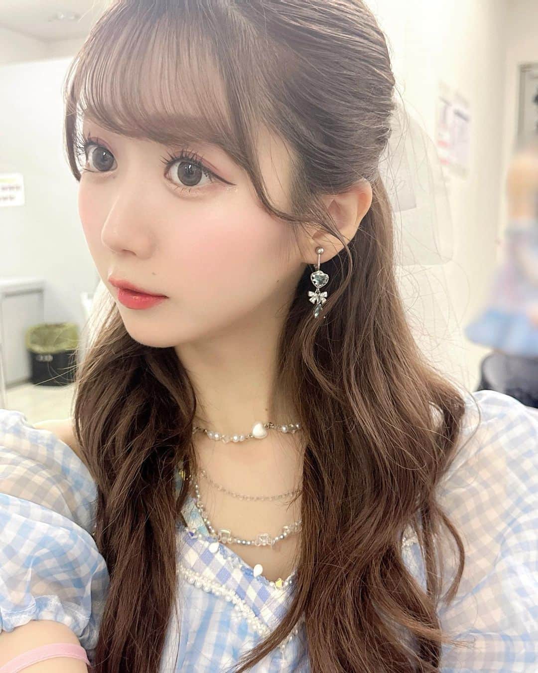 大谷映美里のインスタグラム：「ゆるふわハーフアップ꒰ᐢ⸝⸝•༝•⸝⸝ᐢ꒱💓 愛知のつばめパン🍞卵とろとろで美味しすぎたよ〜🐣」