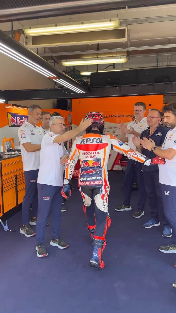レプソル・ホンダのインスタグラム：「Seventh at the end for @marcmarquez93 after a hard defense against the Aprilia riders.   The work and progress continues 📈」