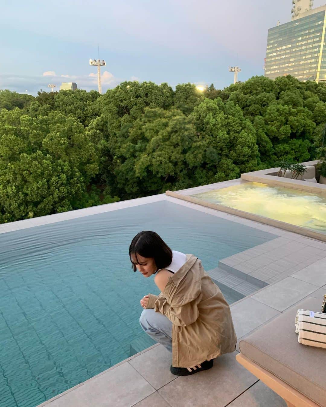 のインスタグラム：「🪶✨」