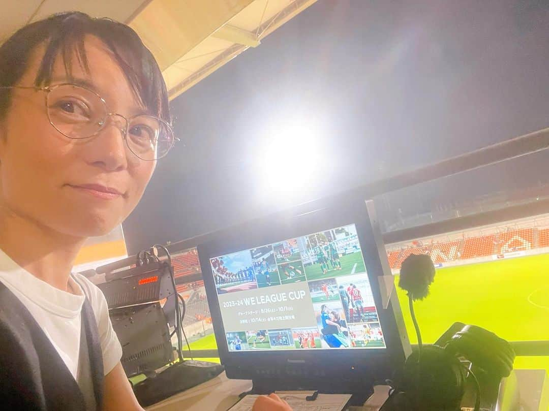 安田美香さんのインスタグラム写真 - (安田美香Instagram)「#WEリーグカップ🏆  #大宮アルディージャVENTUS vs #日テレ東京ヴェルディベレーザ⚽️  実況つとめました🎤  個人的には #大宮 #杉澤海星 選手と   #ベレーザ #藤野あおば 選手の  マッチアップが胸アツでした😆  #女子サッカー はおもしろい！  見逃した方は #WEリーグ 公式YouTubeアーカイブでご覧下さい♪  #weリーグ #ardija #ventus  #verdy #beleza #サッカー #football #womanfootball #実況 #安田美香」9月10日 21時43分 - mika.yasuda.horipro