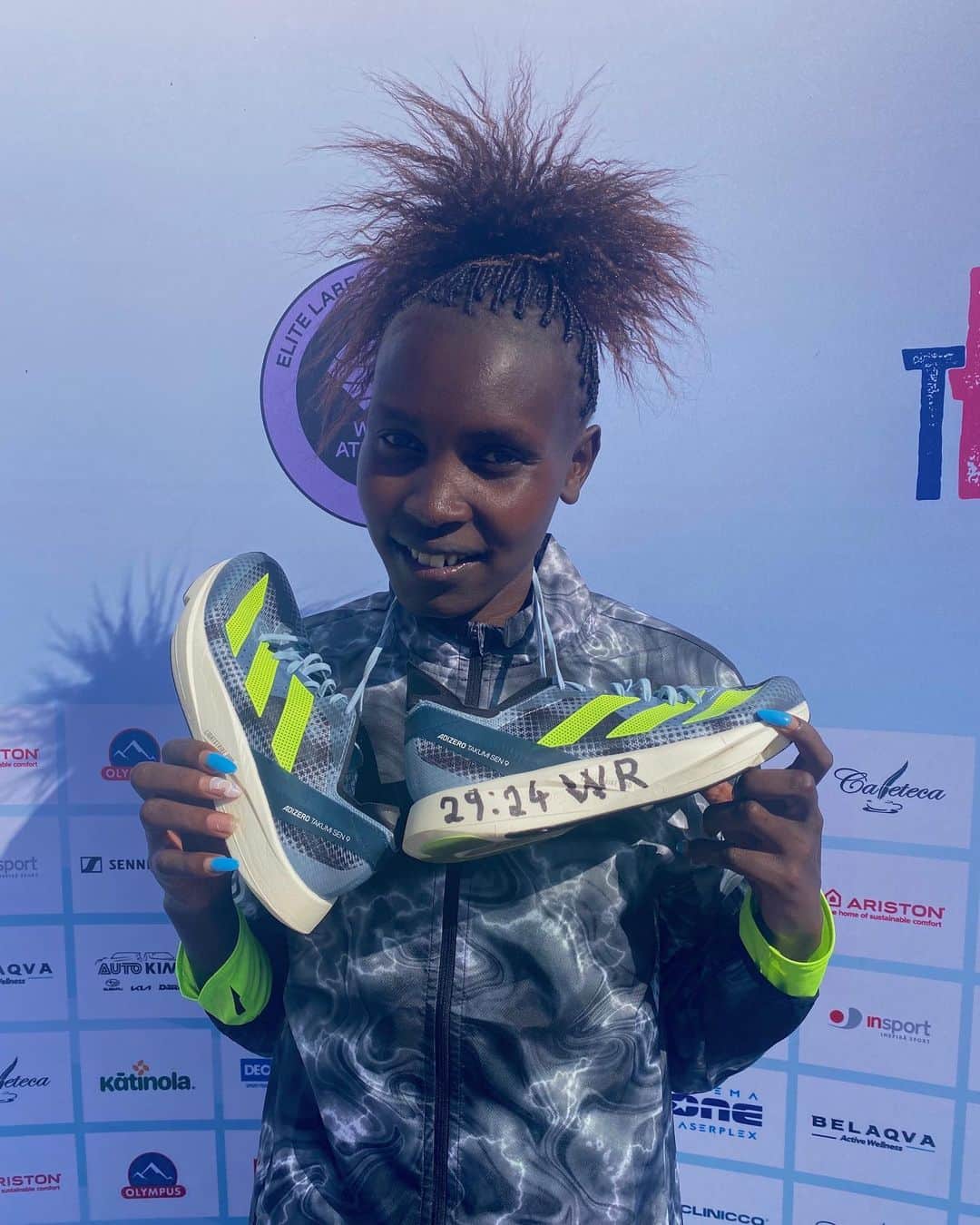 adidas Runningのインスタグラム：「Breaking a world record is one thing…  breaking TWO in a day means impossible really is nothing.  @jebet.agnes rewrites the history books by shattering the women’s only world records in the 10k and 5k distances in Brasov, Romania.   Only 22 years old and already on top of the world. 🇰🇪🌎  🕘 29:24 (10k)  🕘 14:25 (5k) 👟 Adizero Takumi Sen 9   #ImpossibleIsNothing #Adizero」