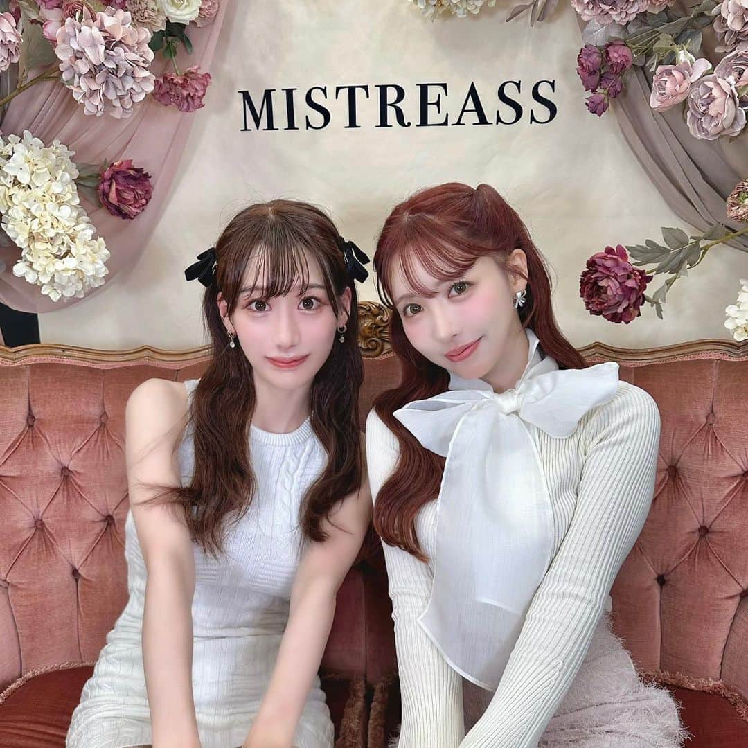 渡辺美優紀のインスタグラム：「三上悠亜ちゃんがプロデュースされている「MISTREASS」の展示会に行ってきました♡  生のゆあちゃんは見た目も声も雰囲気もとっても可愛かった🥹💓 緊張して上手く喋れなかったけど、優しくお話してくれてうれしかったです( ; ; )♡  可愛いお洋服とバッグも買ったので 届くのがとっても楽しみっ⸜(*ˊᵕˋ* )⸝‬♡  ちなみに、私の髪の巻きが取れかけているのは今日暑すぎた為なので許してください😂🙏  #mistreass #フェミニンコーデ #フェミニンファッション  #アイドル #フリーモデル #フリーランスモデル #フリーモデル東京 #広告モデル #ファッションモデル #サロモ #サロンモデル #被写体 #被写体モデル #撮影依頼募集中 #撮影依頼受付中 #角色扮演 #粉我 #我的最愛 #女仆 #偶像 #japanesegirl #japaneseidol  #idol #japanesemodel」