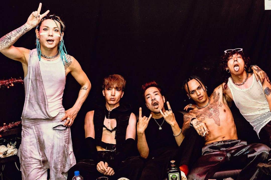 Crossfaithのインスタグラム：「09.09 - HAZIKETEMAZARE  FESTIVAL 2023 at Izumiotsu Phoenix   Thanks to @hey_smith_japan   Yesterday was mental! What a way to finish this year’s summer festivals.  En route to our intimate headlining shows starts next week! Tix are all sold out, LET’S RAGE!」