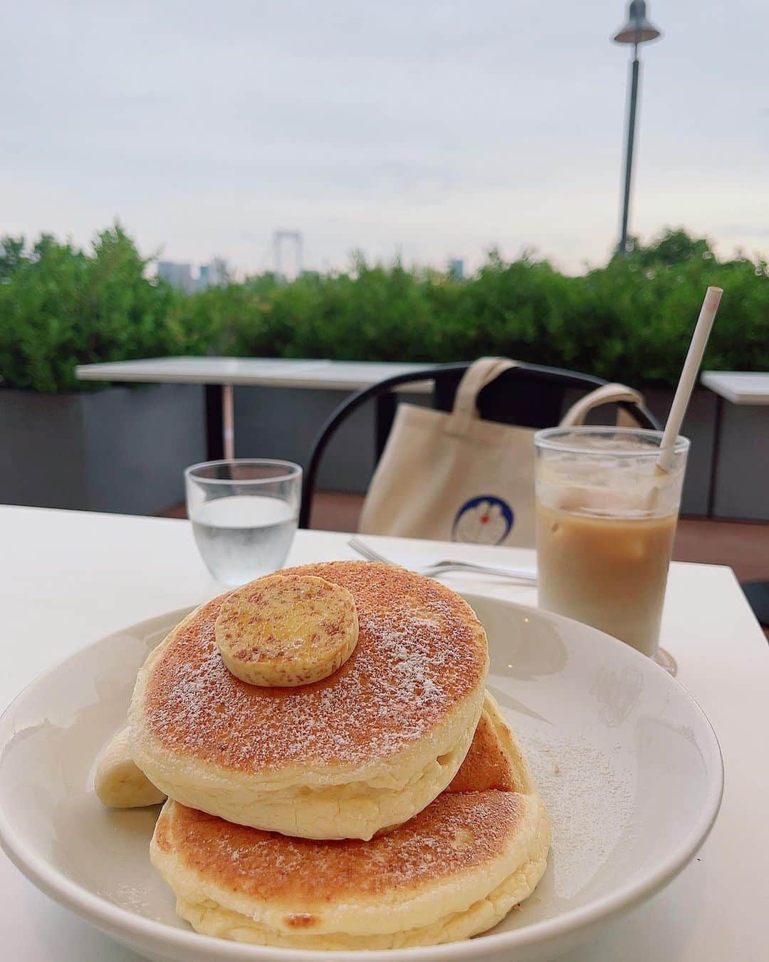 のインスタグラム：「. #お台場 が素敵🥞  #パンケーキ #bills #billscafe #odaiba #sunset #夕日」