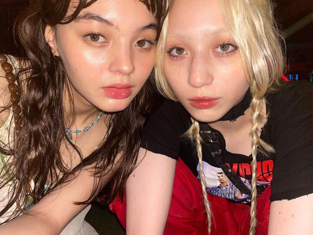のインスタグラム：「🪽🩵🐬❤️⛓️🦋」