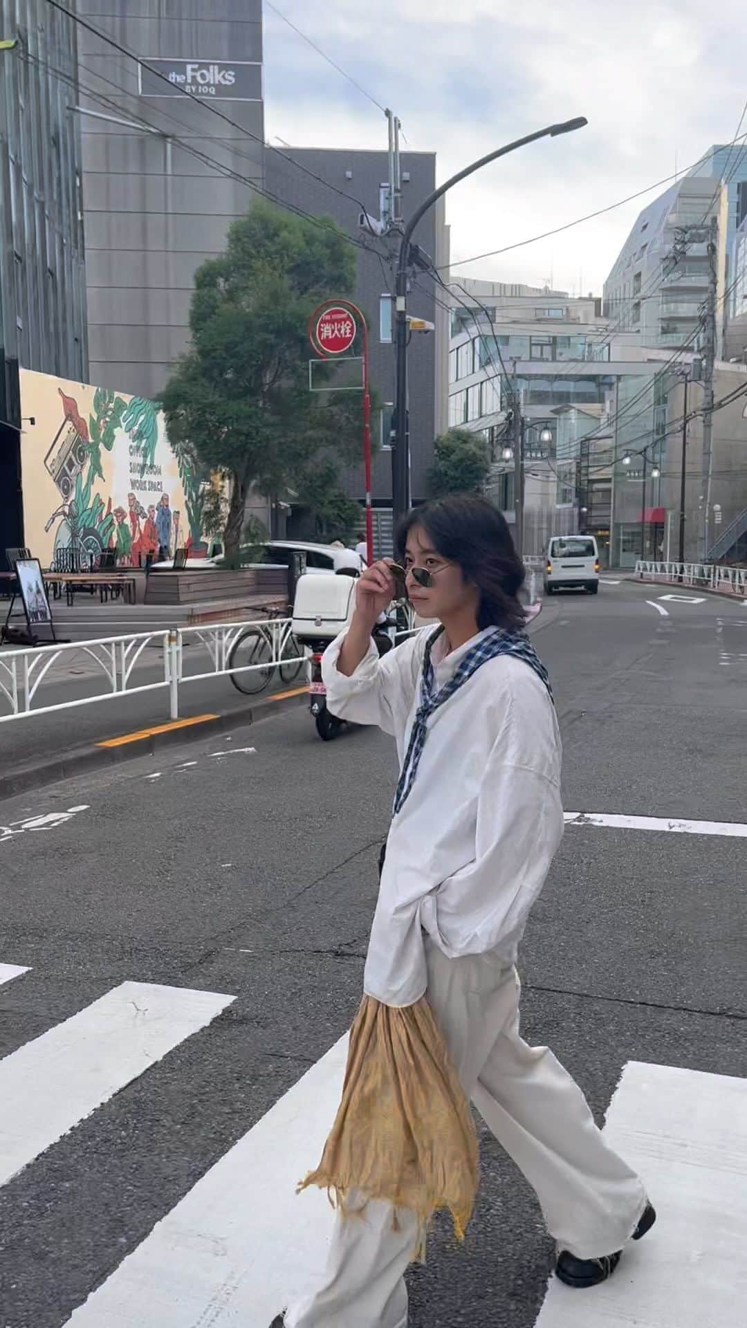 上野一稀のインスタグラム：「・ white. ・ ・ ・ ・ ・ ・ ・ ・ ・ ・ ・ ・ #メンズファッションコーデ #メンズファッションコーディネート #ユニセックスブランド #ユニセックスファッション #ユニセックス #ワントーンコーデ #秋服コーディネート #秋服コーデ　#メンズファッションコーディネート」